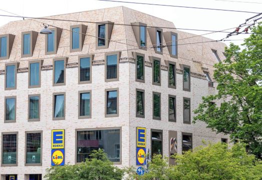 Miano Hotel & Bar Hotel Overview