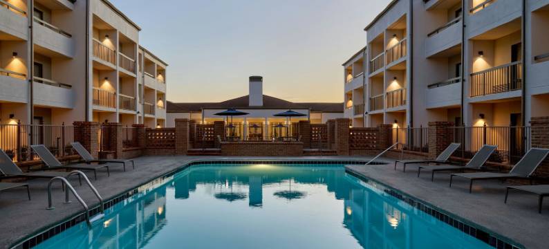 亨茨维尔大学大道万怡酒店(Courtyard Huntsville University Drive)图片