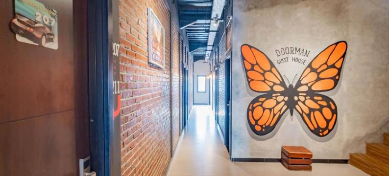 红多兹Plus@门卫旅馆(RedDoorz Plus @ Doorman Guest House)图片