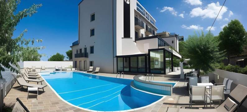 法拉帝海滩酒店(Ferretti Beach Hotel)图片