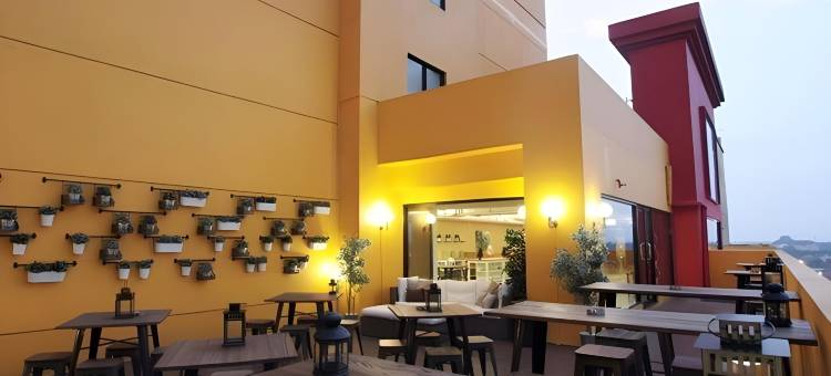 唐格朗黄蜂酒店(Yellow Bee Tangerang)图片