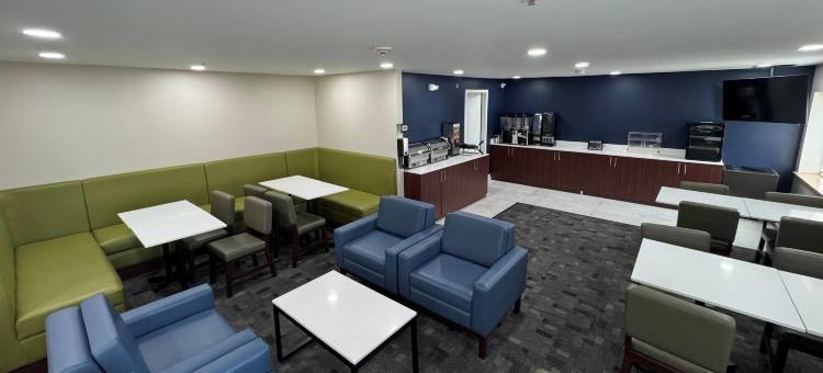 奥本伍斯特拉昆塔温德姆酒店(La Quinta Inn by Wyndham Auburn Worcester)图片