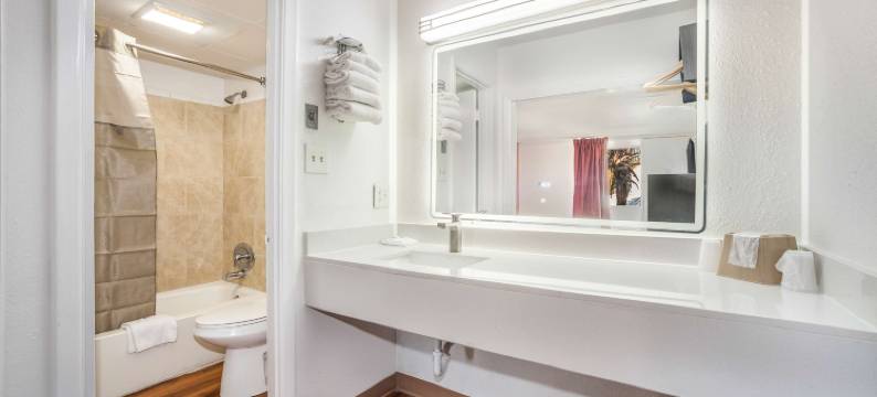 佛罗伦萨的6号工作室，SC(Studio 6 Florence SC)图片