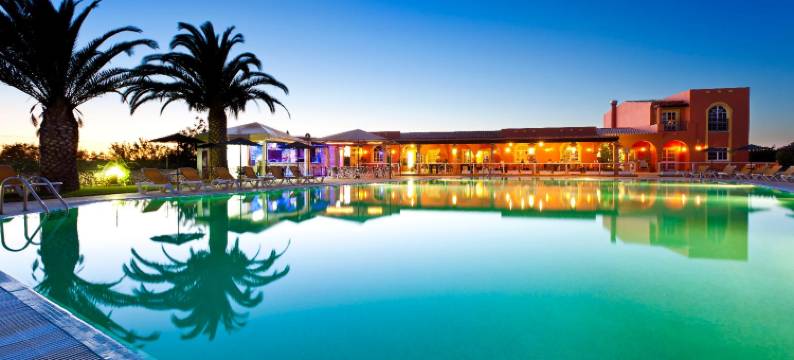 科利纳乡村酒店(Colina Village)图片