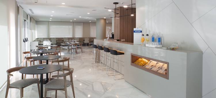 巴拉哈斯机场NH酒店(NH Barajas Airport)图片