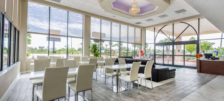 基西米湖畔凯艺套房酒店(Quality Inn & Suites Kissimmee by the Lake)图片
