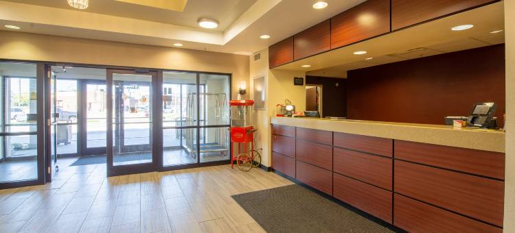 印第安纳波利斯机场红顶套房酒店(Red Roof Inn & Suites Indianapolis Airport)图片