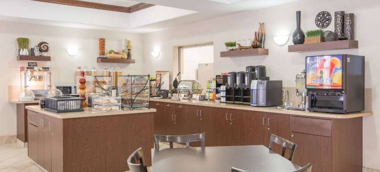 温赖特华美达酒店(Ramada by Wyndham Wainwright)图片