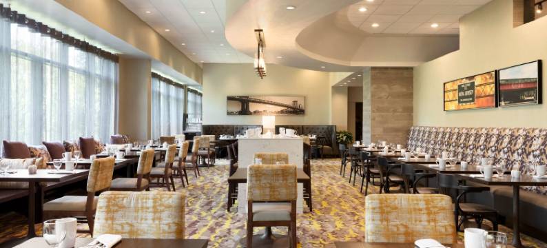 东布朗斯维克希尔顿酒店&行政会议中心(Hilton East Brunswick Hotel & Executive Meeting Center)图片