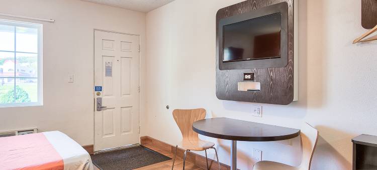 南哈里森6号汽车旅馆(Motel 6 Harrisonburg, VA - South)图片