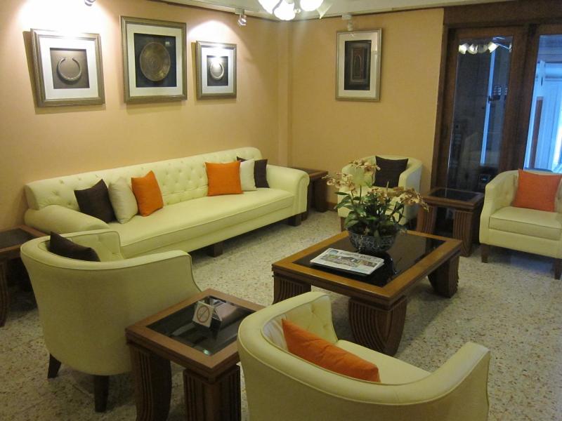 Lido Beach Hotel Pattaya Over view