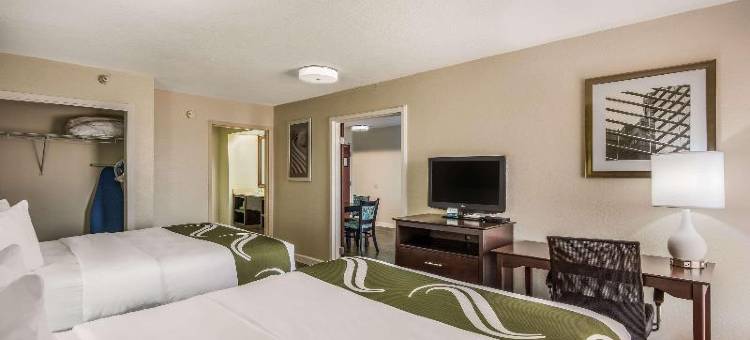 昆西 - 市中心凯艺套房酒店(Quality Inn & Suites Quincy - Downtown)图片