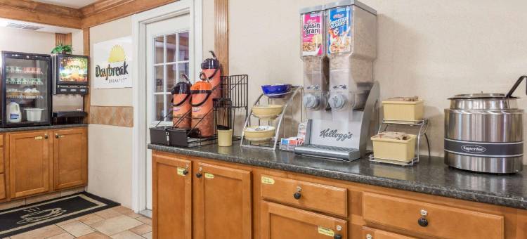 哥伦布戴斯酒店(Days Inn by Wyndham Columbus IN)图片