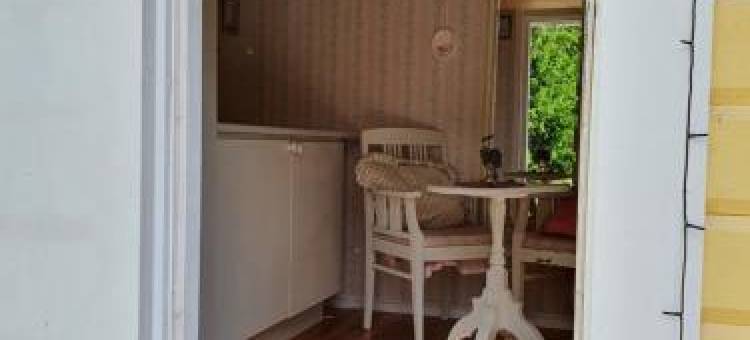 Sjönära Liten Stuga Med Sovloft, Toilet in Separate Small House, Only Outdoor Shower!图片