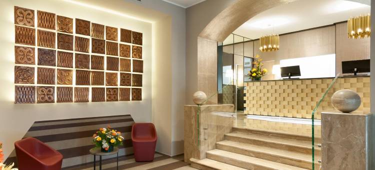 伦巴蒂雅酒店(Hotel Lombardia)图片
