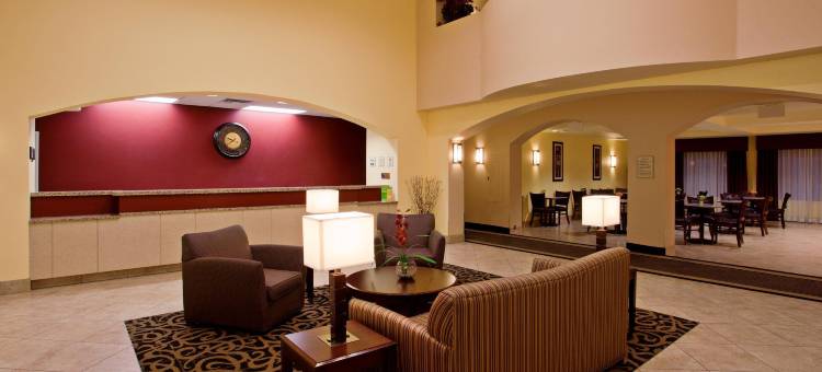 赛普拉斯东北长滩拉昆塔温德姆套房酒店(La Quinta Inn & Suites by Wyndham NE Long Beach/Cypress)图片