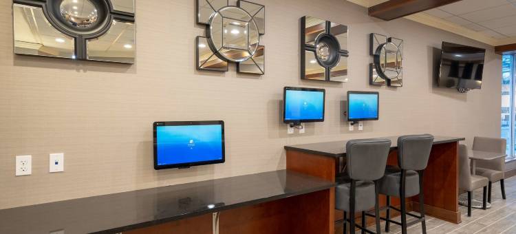 贝斯特韦斯特精品机场/展览馆精品套房酒店(Best Western Premier Airport/Expo Center Hotel)图片