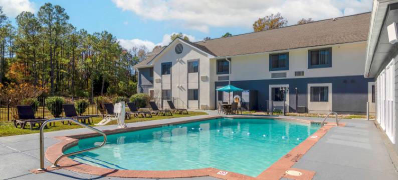 舒适套房酒店-近罗宾斯空军基地正门(Comfort Inn & Suites - Near Robins Air Force Base Main Gate)图片