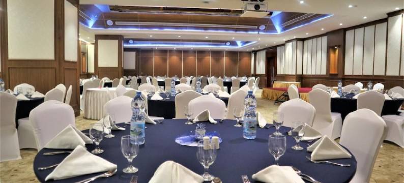 海丁顿鲁维酒店(Golden Tulip Headington)图片