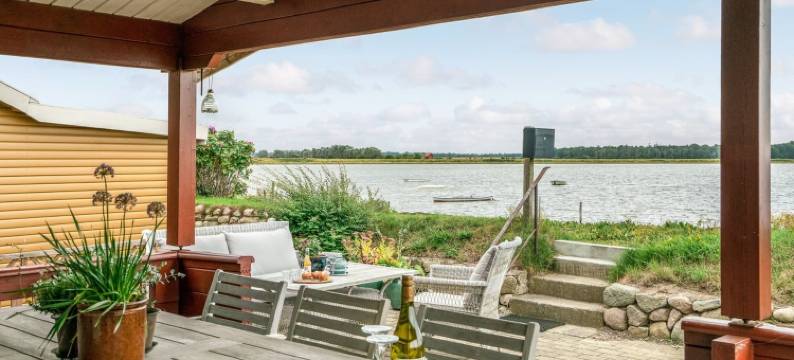 "Topi" - 15m from the Sea图片