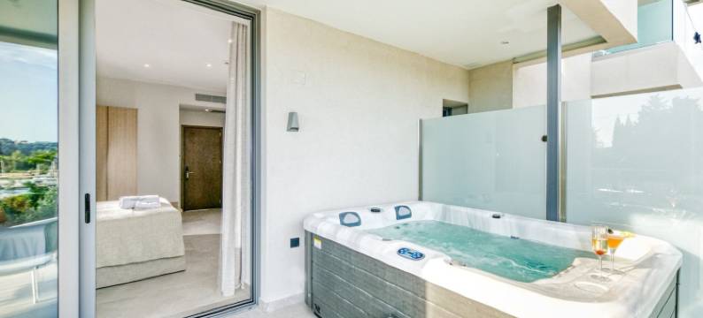 科孚隐藏的海湾(Hidden Cove Corfu)图片