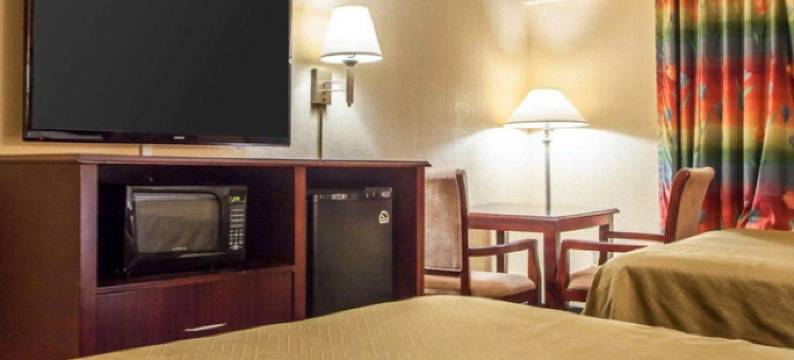 泽西市温德姆戴斯酒店(Days Inn by Wyndham Jersey City / NYC Area)图片