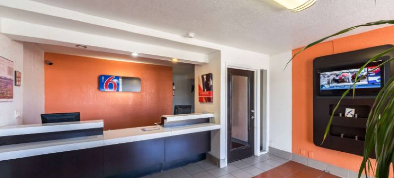 尤瓦尔迪6号汽车旅馆(Motel 6 Uvalde, TX)图片