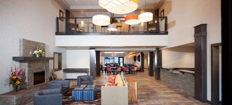 鲍尔森里奇沃特红狮套房酒店(Red Lion Ridgewater Inn & Suites Polson)图片