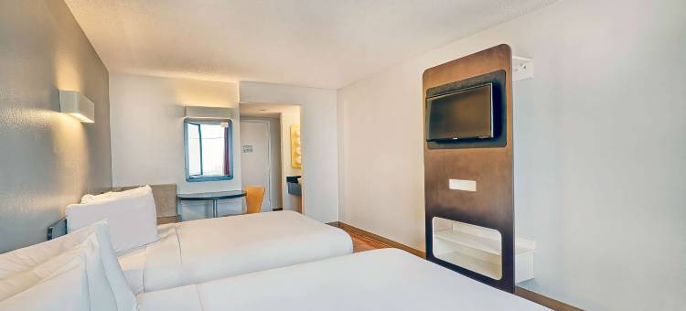 加州洛杉矶洛杉矶国际机场Studio 6套房(Studio 6 Suites Los Angeles, CA Los Angeles LAX)图片