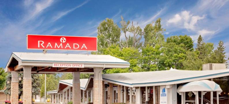 加纳诺克省旅馆华美达酒店(Ramada Provincial Inn 1000 Islands/Gananoque)图片