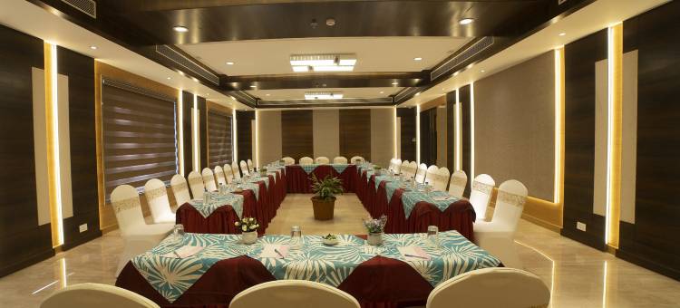 波泰尔拉詹斯阿比南丹酒店(Hotel Rajhans Abhinandan)图片