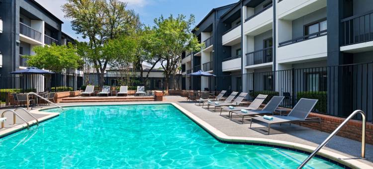 达拉斯理查森春谷万怡酒店(Courtyard Dallas Richardson at Spring Valley)图片