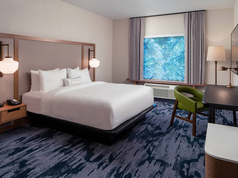 彭萨科拉派恩森林万枫酒店及套房