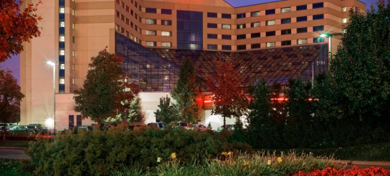 底特律大都会机场喜来登酒店(Sheraton Detroit Metro Airport)图片