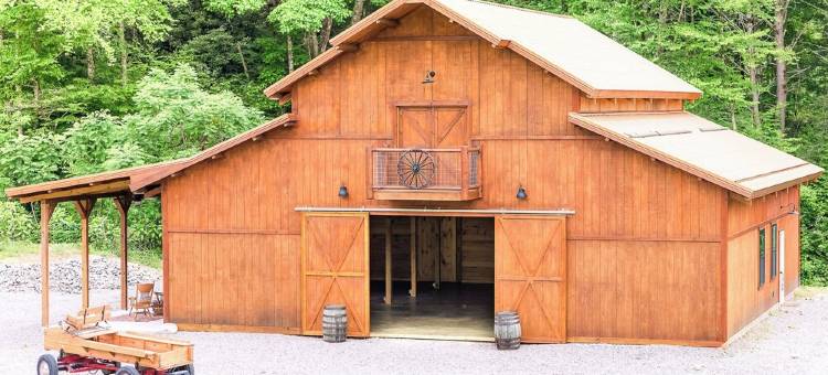 Cozy cabin in the woods on a beautiful Christmas Tree/Events Farm.图片