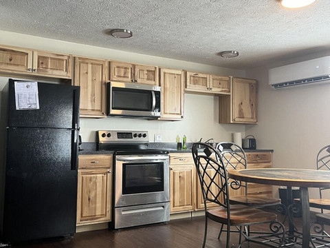 Sportsmen's Lodge at Bay Bridge Sport Shop