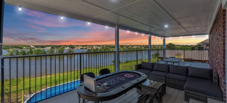Lake House with Stunning Views & Pool in Fort Worth, TX图片