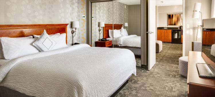 克伦威尔哈特福德万怡酒店(Courtyard Hartford Cromwell)图片