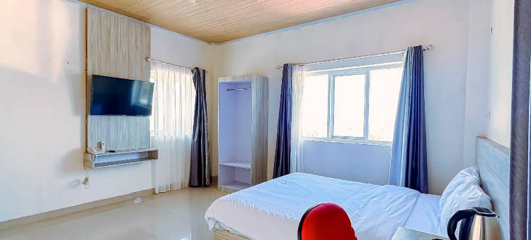 RedDoorz Plus at GNG Hotel El Tari Airport Kupang图片