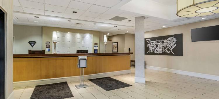 因塔内与高地俱乐部贝斯特韦斯特优质酒店(Best Western Plus InnTowner Madison)图片