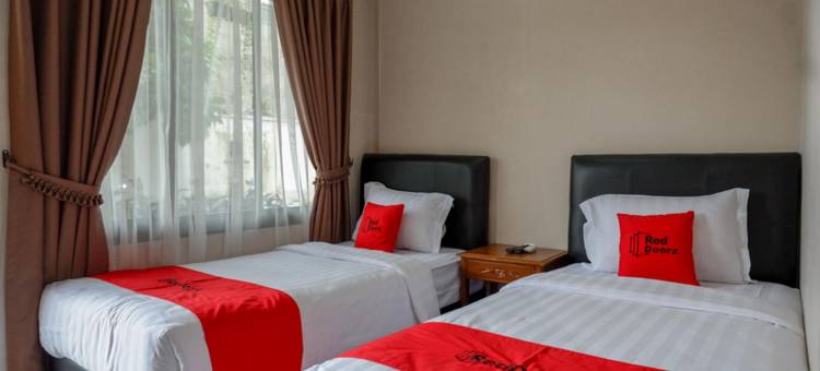 红多兹酒店@三宝垄满者伯夷路(RedDoorz @ Jalan Majapahit Semarang)图片