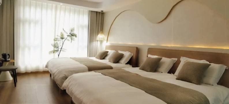 康定凤姐民宿(近情歌广场)图片