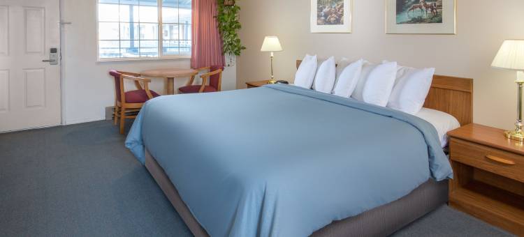 克雷申特城旅程住宿酒店(Redwood Inn)图片