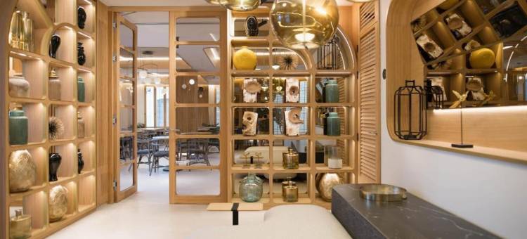 MYR塞拉诺斯门(Myr Puerta Serranos)图片