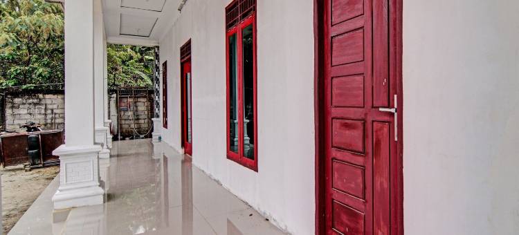 森达纳伊斯兰旅馆酒店，靠近PASAR FLAMBOYAN(Hotel O Wisma Cendana Syariah Near Pasar Flamboyan)图片