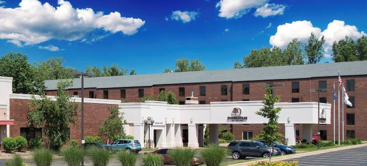 大急流城机场希尔顿逸林酒店(DoubleTree by Hilton Hotel Grand Rapids Airport)图片