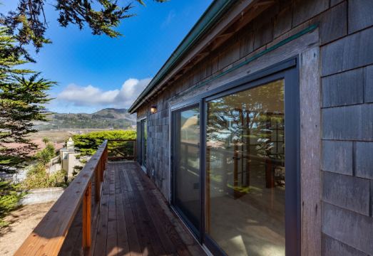 Stunning Ocean and Mountain Views - Inviting Coastal Retreat Hotel Overview