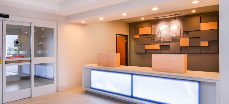 智选假日套房酒店帕克 - 矿泉井(Holiday Inn Express & Suites Parkersburg - Mineral Wells)图片