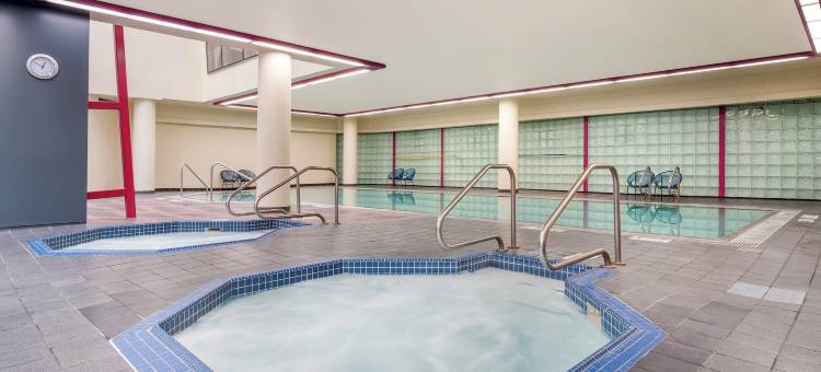 艾姆巴克温哥华钻石度假村(Embarc Vancouver)图片