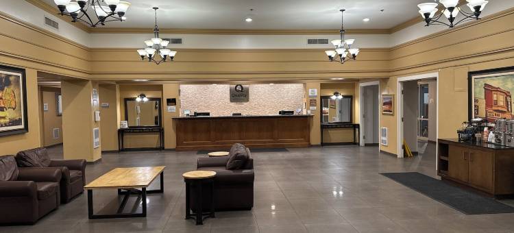 格里利市中心凯艺酒店及会议中心(Quality Inn and Conference Center Greeley Downtown)图片